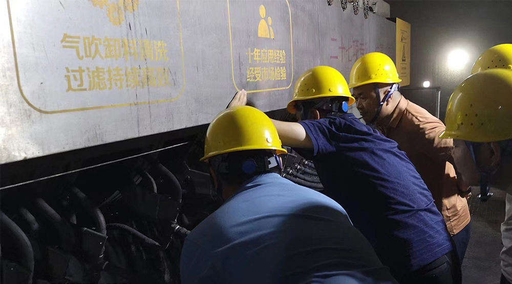 智能全自動(dòng)壓榨機(jī) XATZ1660-55pc